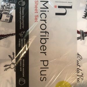 Full sized sheet set- Paris print